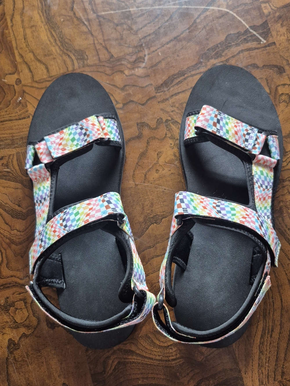 Source Unknown Black Sandals with Multicolor Straps